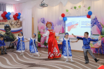 В МБДОУ «Раздольненский детский сад №5 «Сказка» состоялся праздничный концерт, посвящённый одиннадцатой годовщине воссоединения Крыма с Россией
